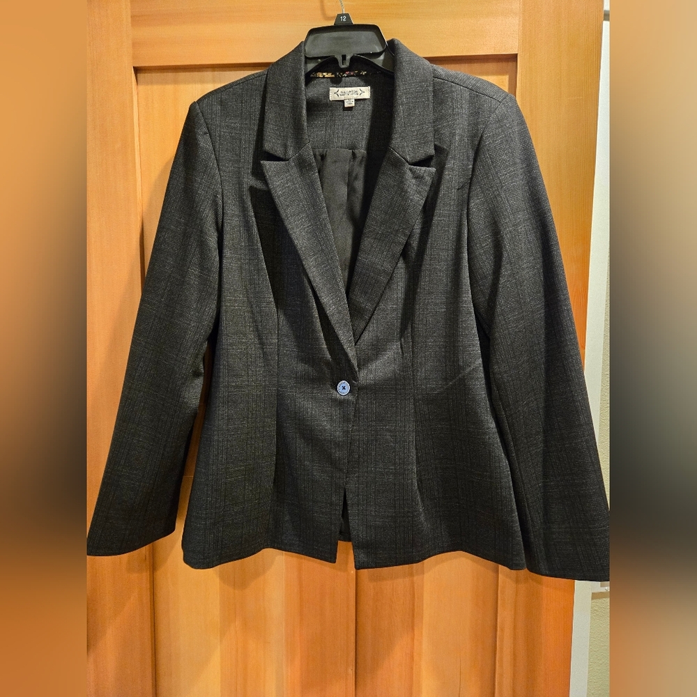 Nanette Lepore Women's Charcoal Plaid Blazer Size: 12